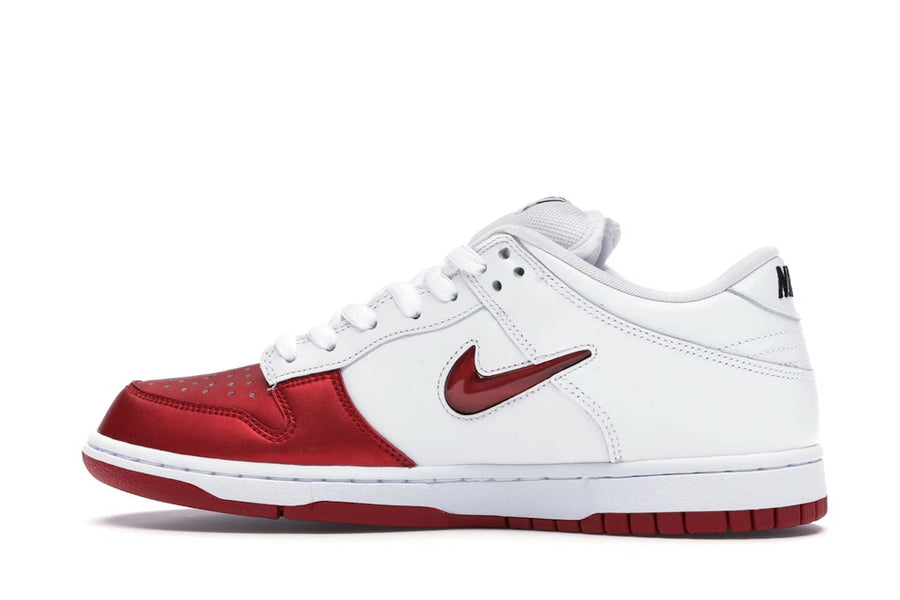 Nike SB Dunk Low Supreme Jewel Swoosh Rouge