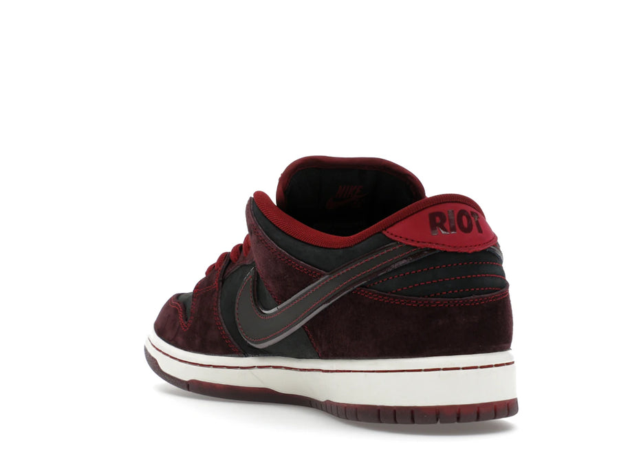 Boutique de skate Nike SB Dunk Low Riot