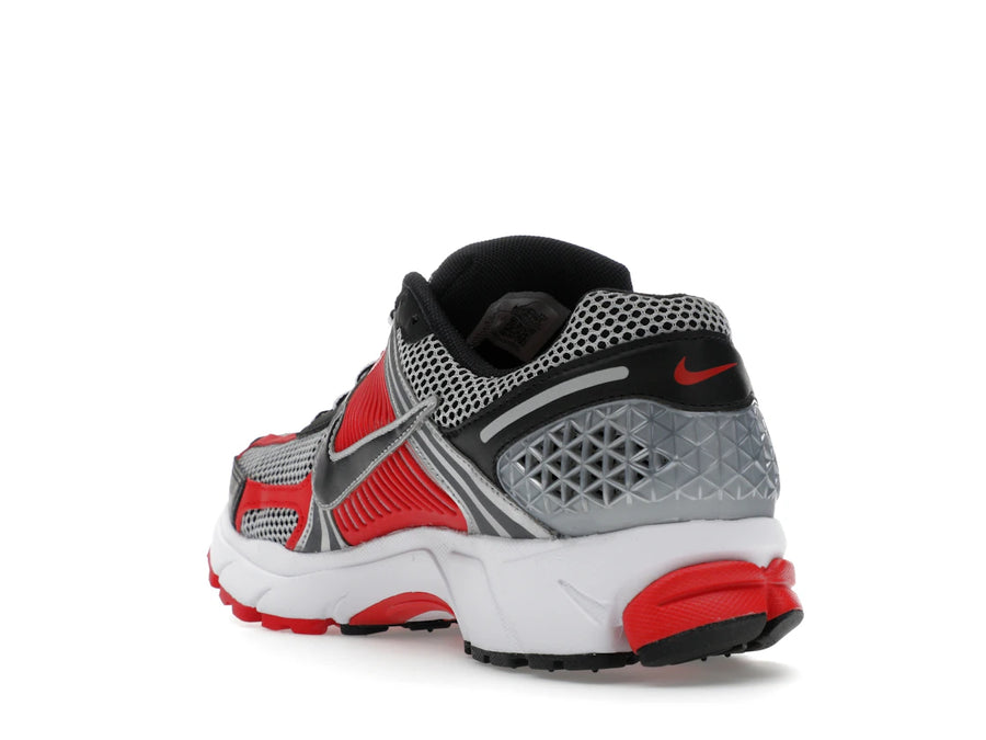 Nike Zoom Vomero 5 Argent Métallisé Rouge Universitaire