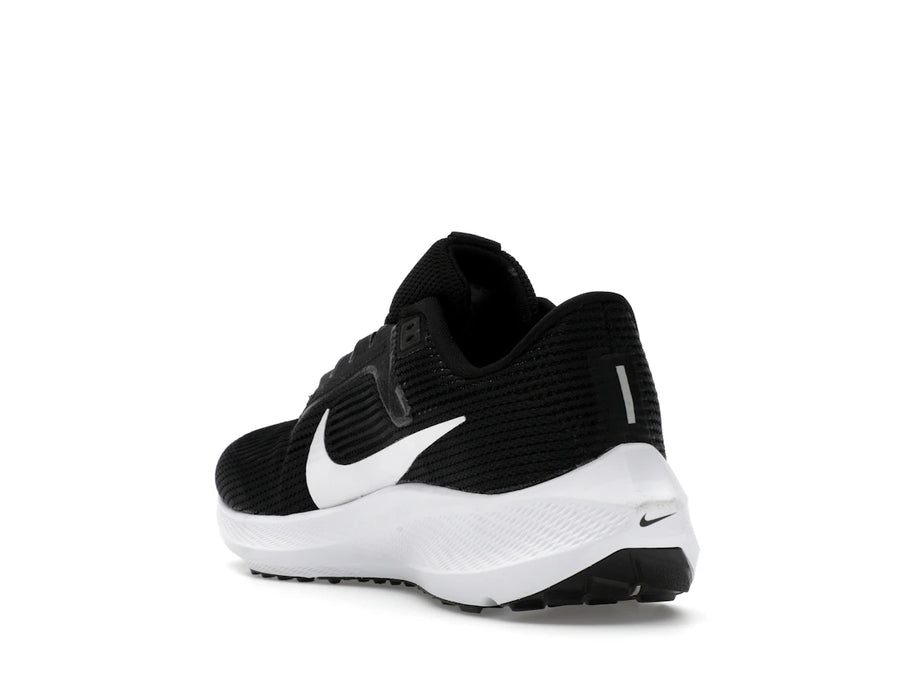 Nike Pegasus 40 Noir et Blanc (Femme)