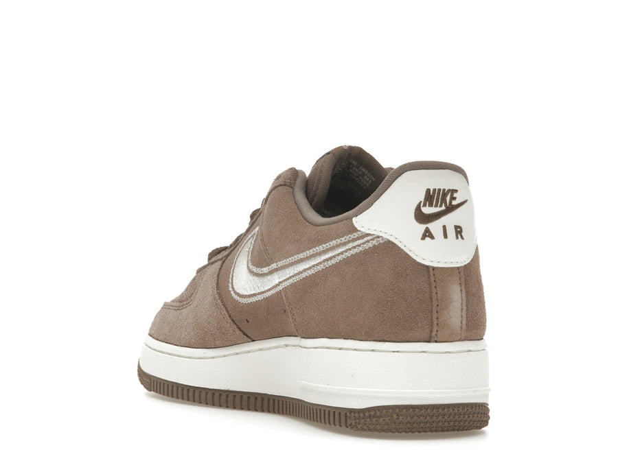 Nike Air Force 1 Low '07 LV8 Swoosh brodé marron vison