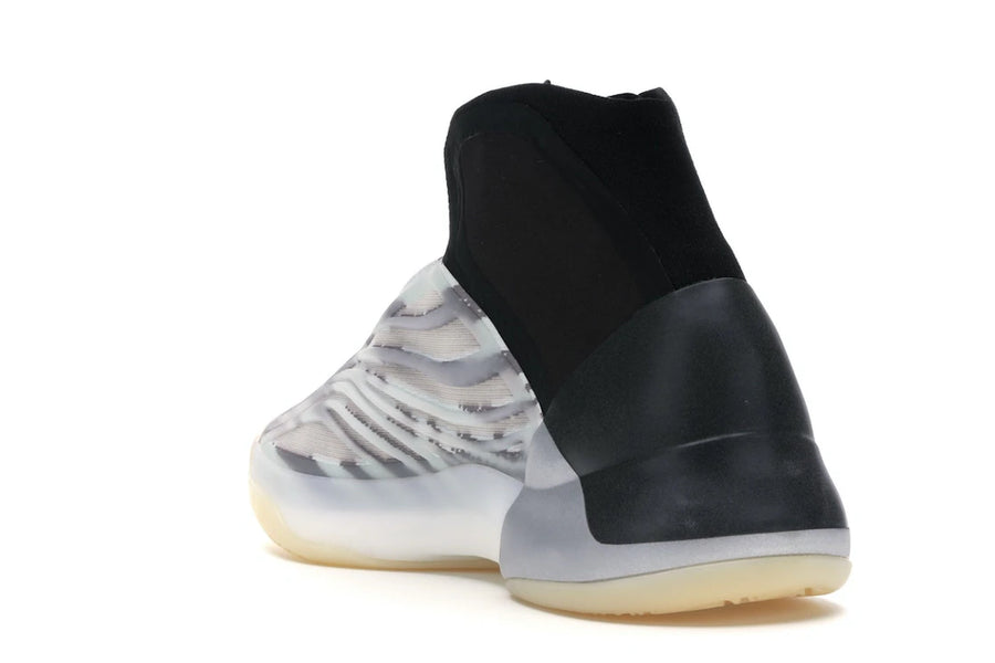 adidas YZY QNTM BSKTBL (modèle de basket-ball de performance)