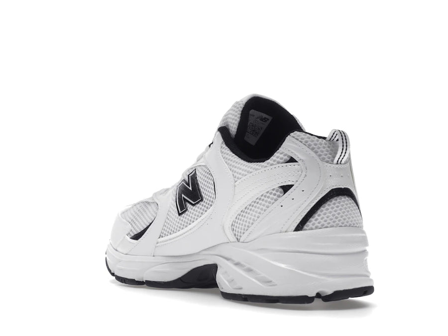 Détails des New Balance 530 blanches et noires
