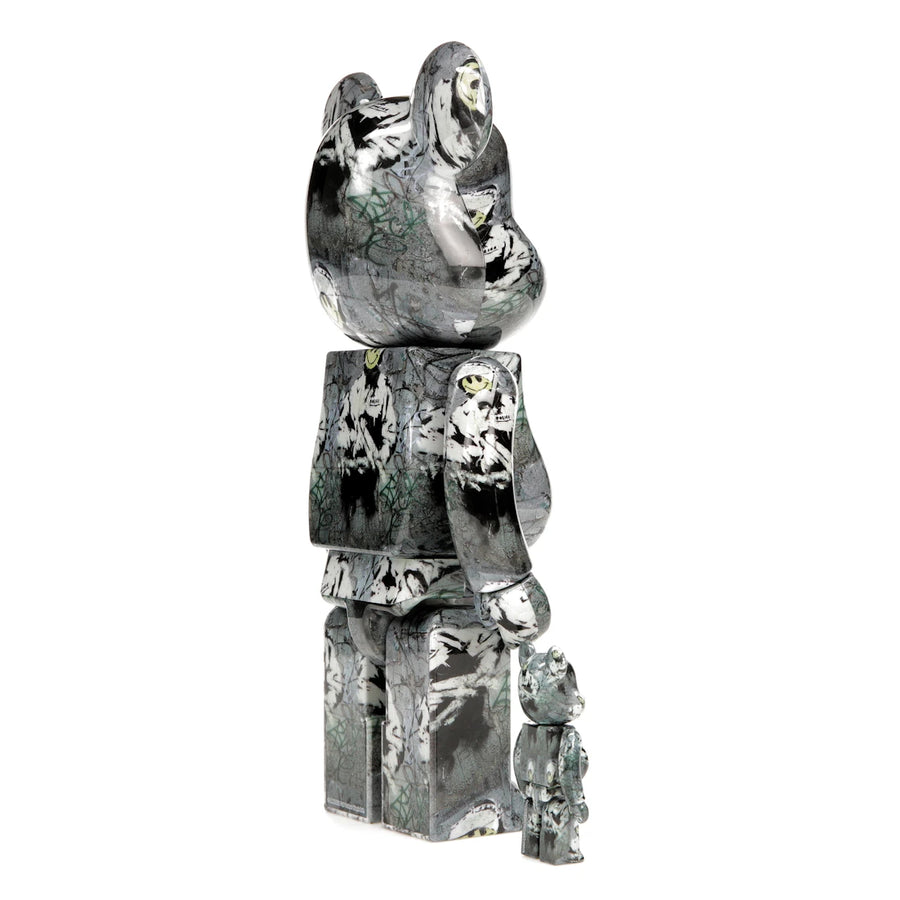 Ensemble Bearbrick Riot Cop 100 % et 400 %