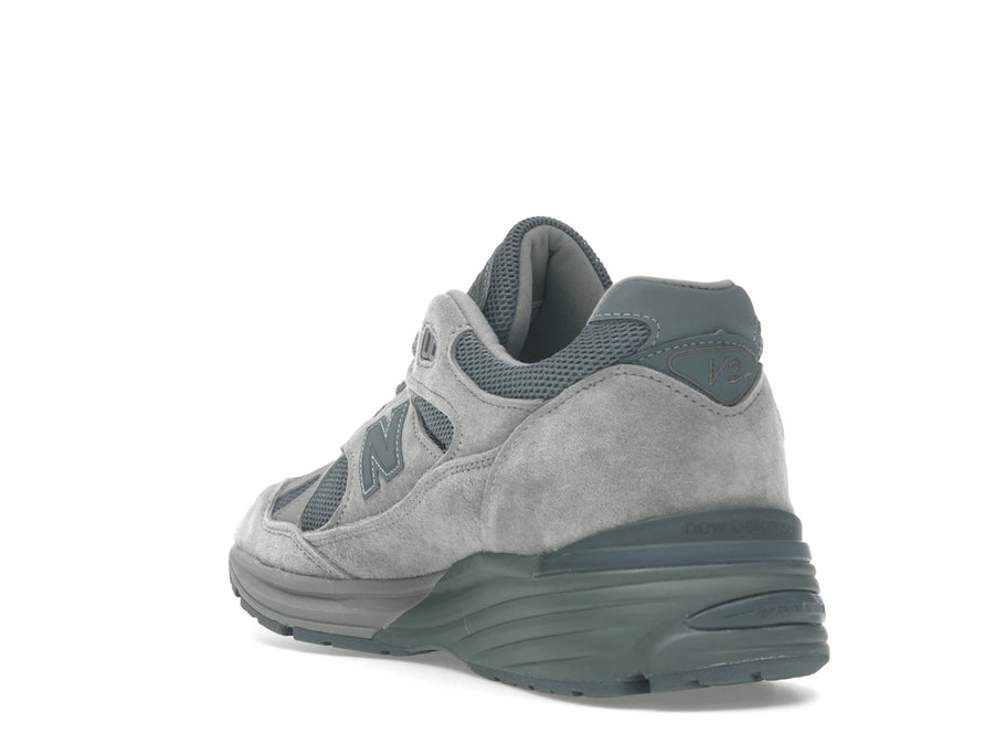 New Balance 991v2 MiUK, ce n'est jamais aussi gris.