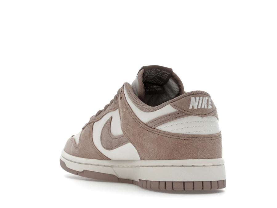 Nike Dunk Low Malt Gold Mini Swoosh (Femme)